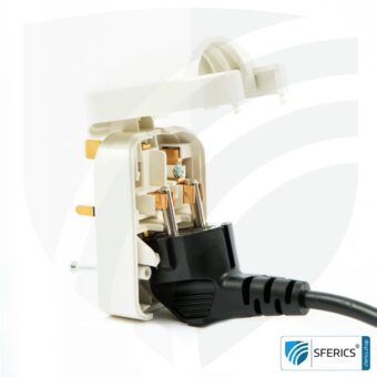 Adapter SCP3 Schuko plug type EF to UK plug type G | with high quality grounding and 13 amp fuse | travel adapter